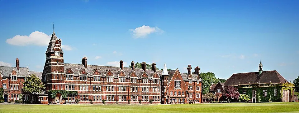 Felsted School, front — exterior