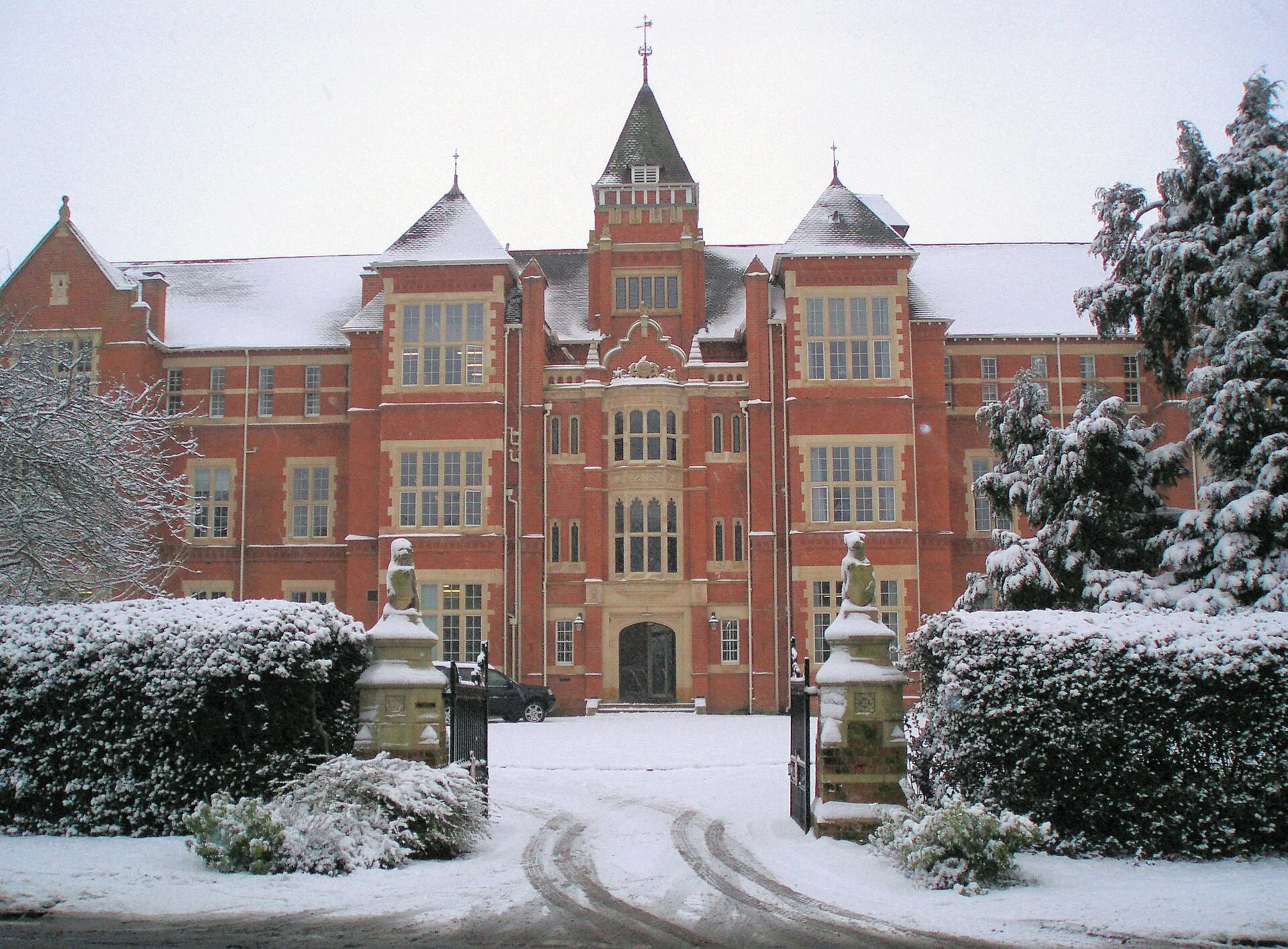 Warwick School — exterior